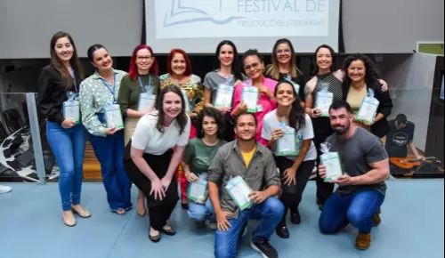 Alunos escritores são homenageados no Festival de Produções Literárias